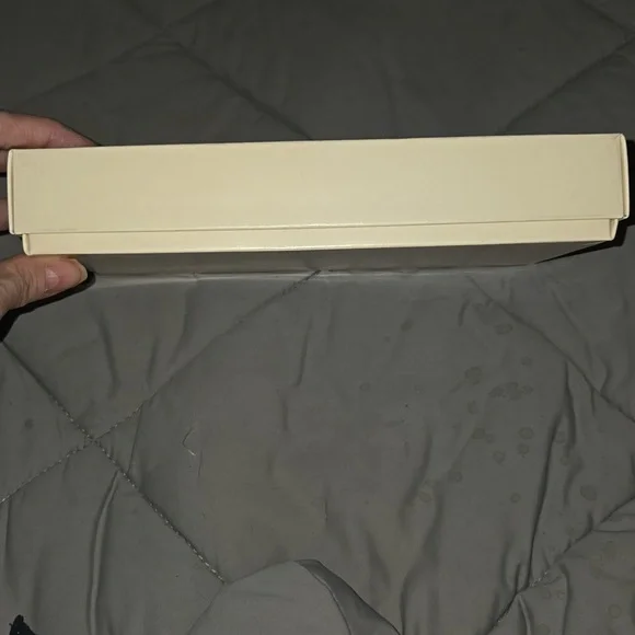 Coach Cream Box with Iconic Logo - Picture 3 of 5